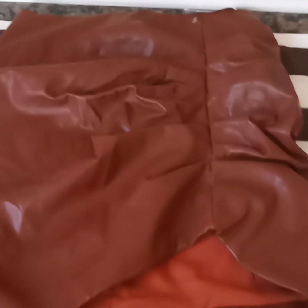 Skirt - Picture 4 of 8